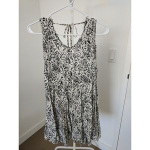 Ecote Leafy Print Summer Dress