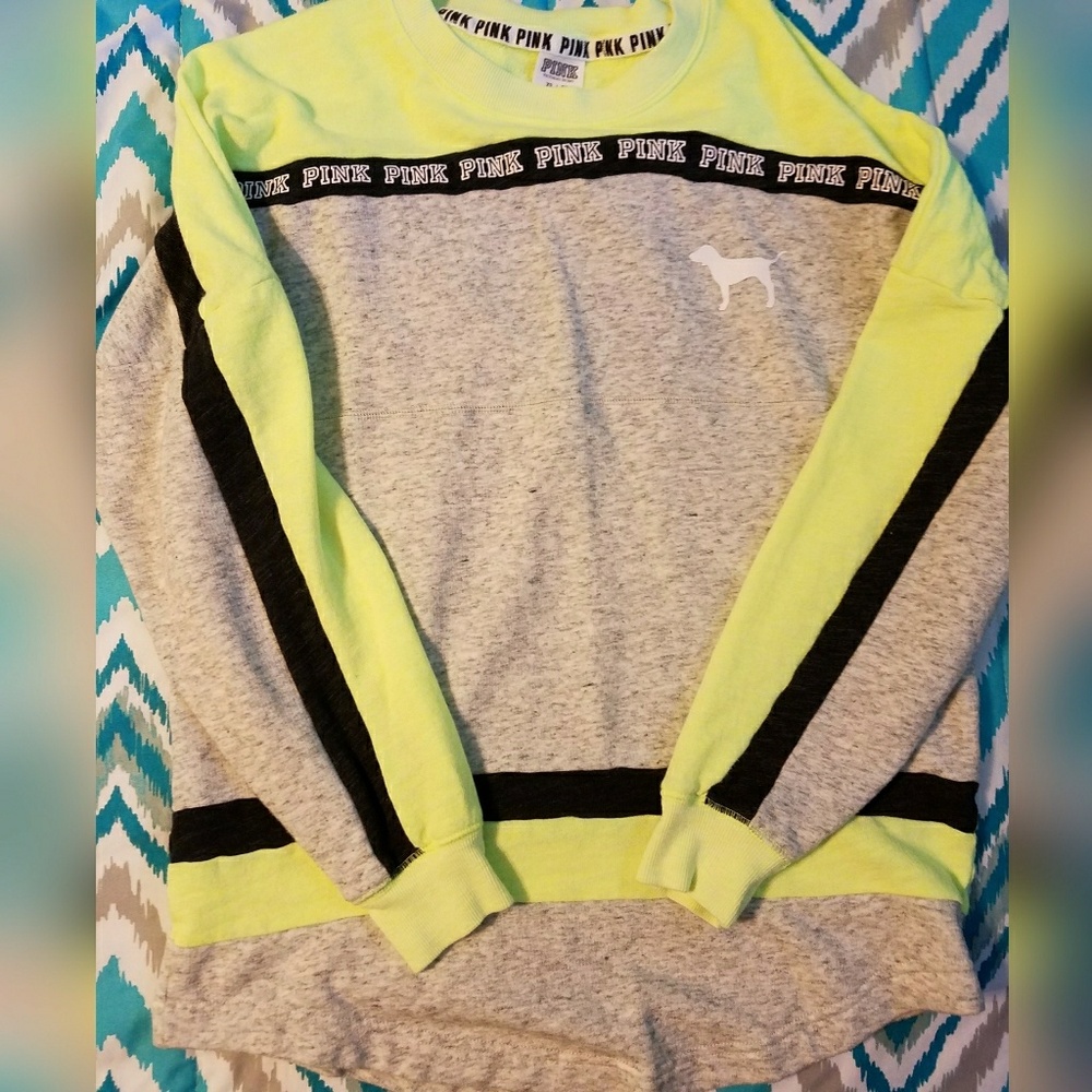 Long-sleeve crew neck sweater