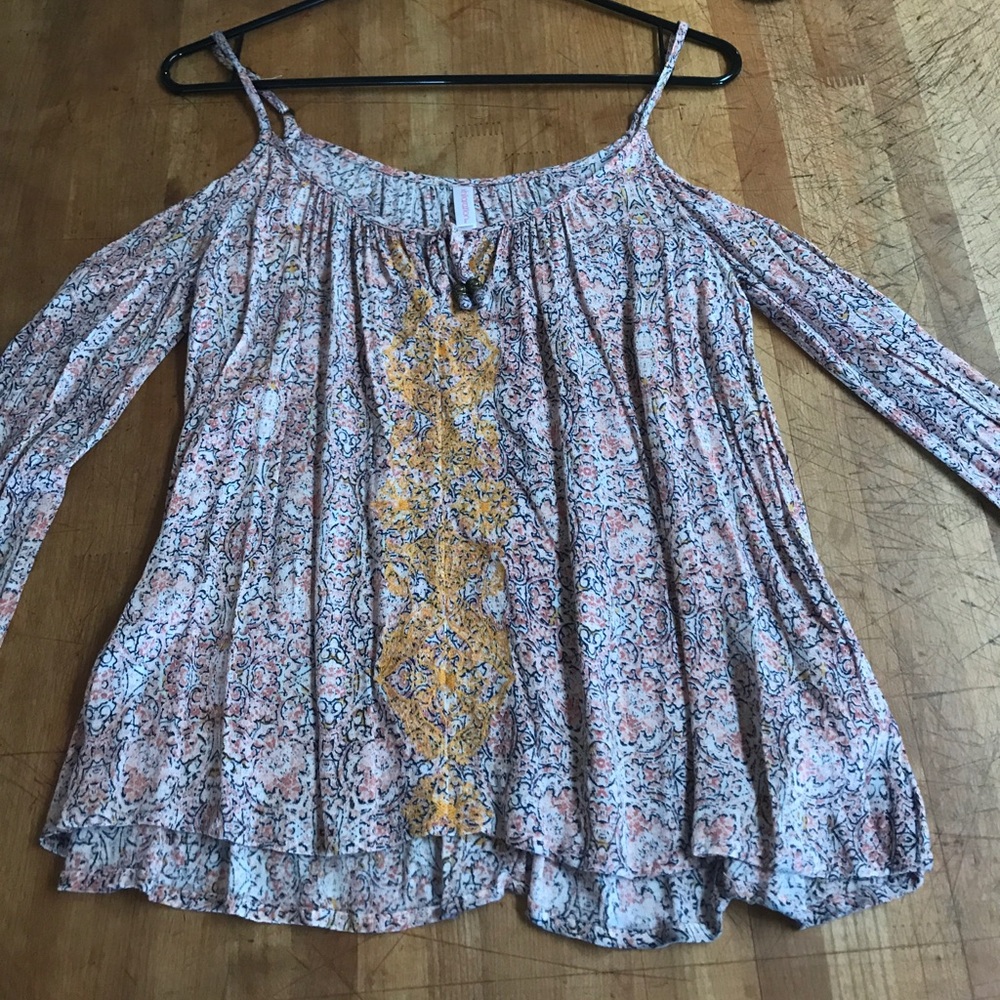 Printed cold shoulder top
