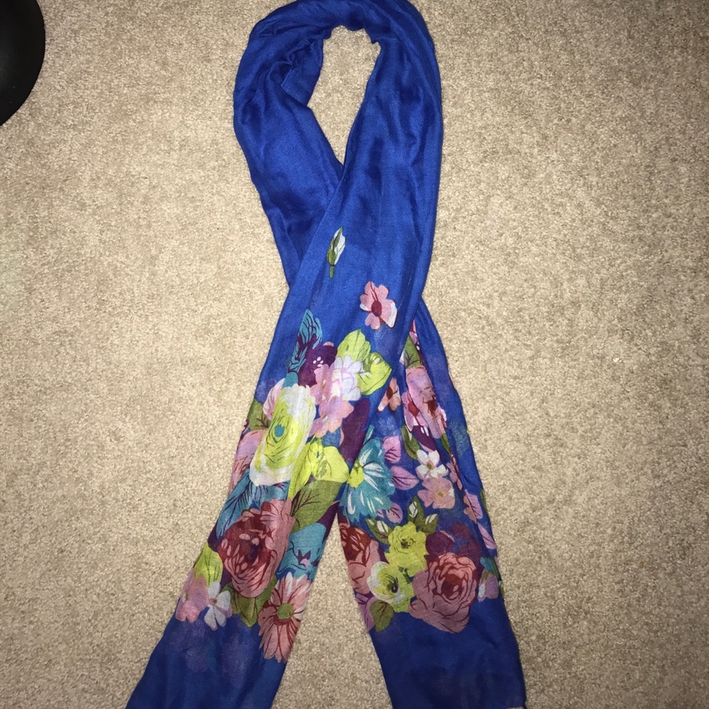 Scarf - Picture 3 of 3