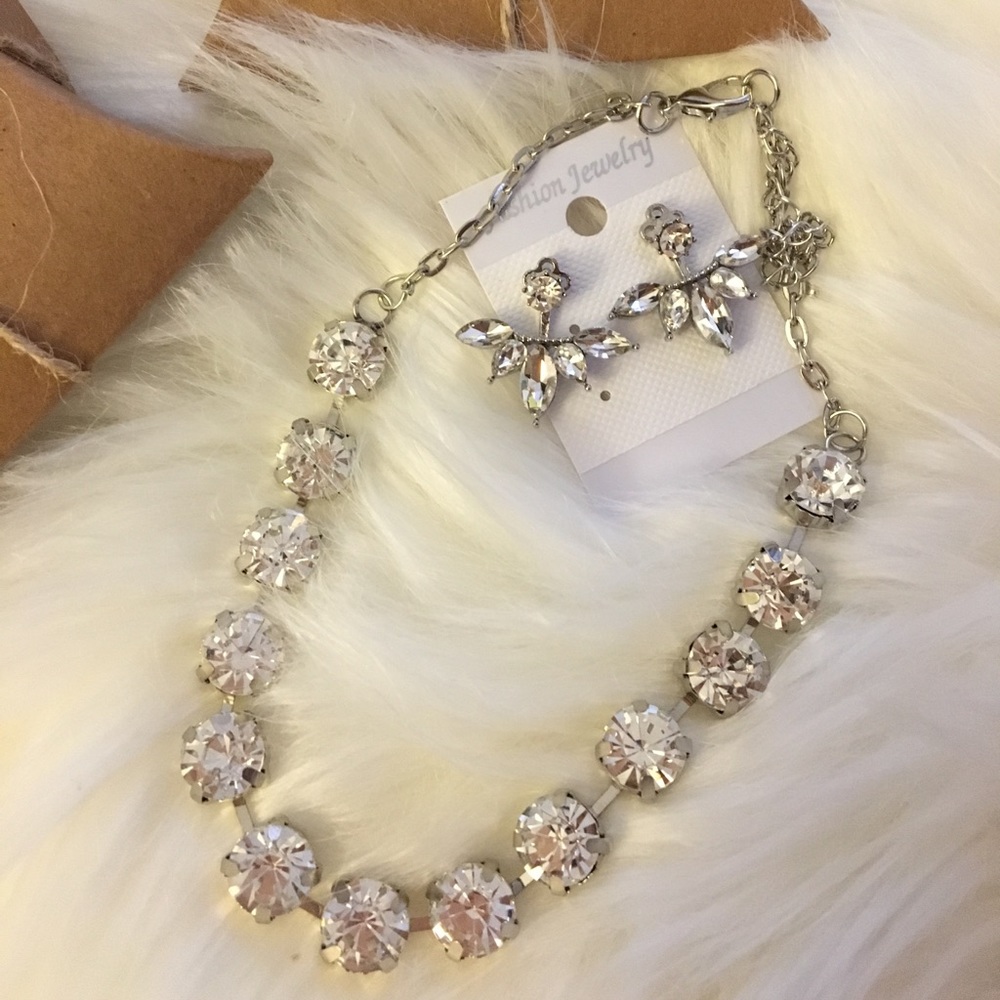 ✨NWT✨ bling Stylish Necklace & earrings set