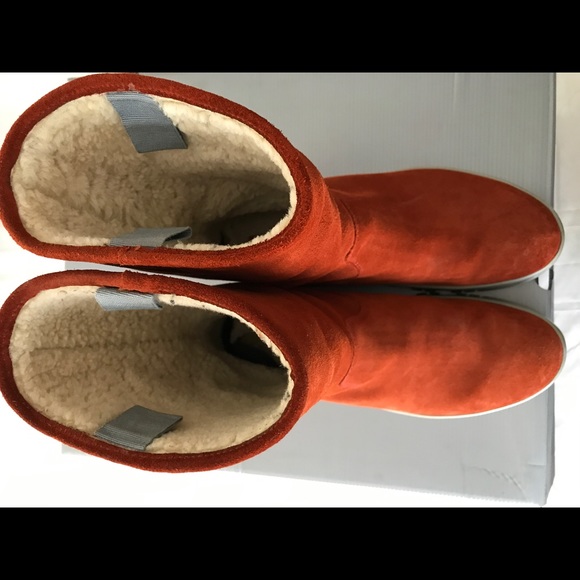 Prada waterproof snow boots! - Picture 6 of 7