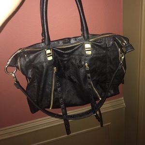 FINAL SALE!! Steve Madden Black and Gold Purse