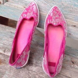 KED'S 
POINTED-TOE SLIP-ON