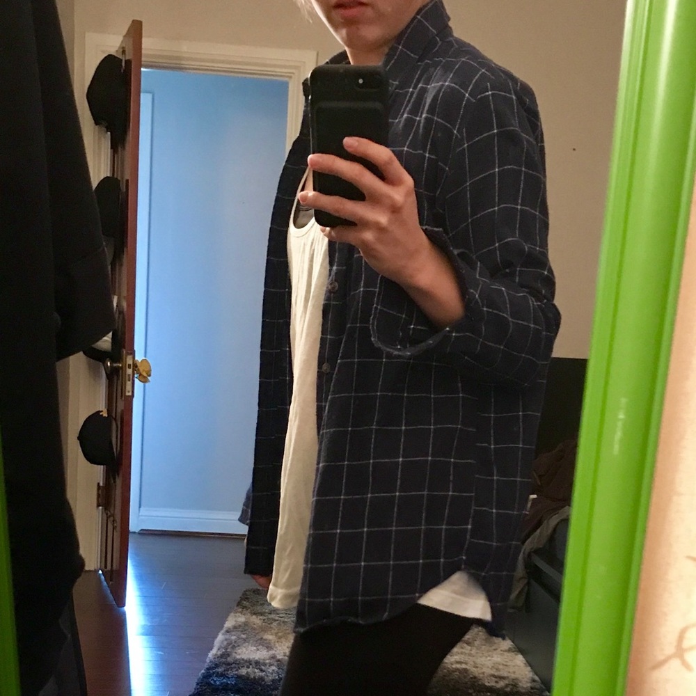 SOLD Blue and White Cozy Flannel - Picture 3 of 4