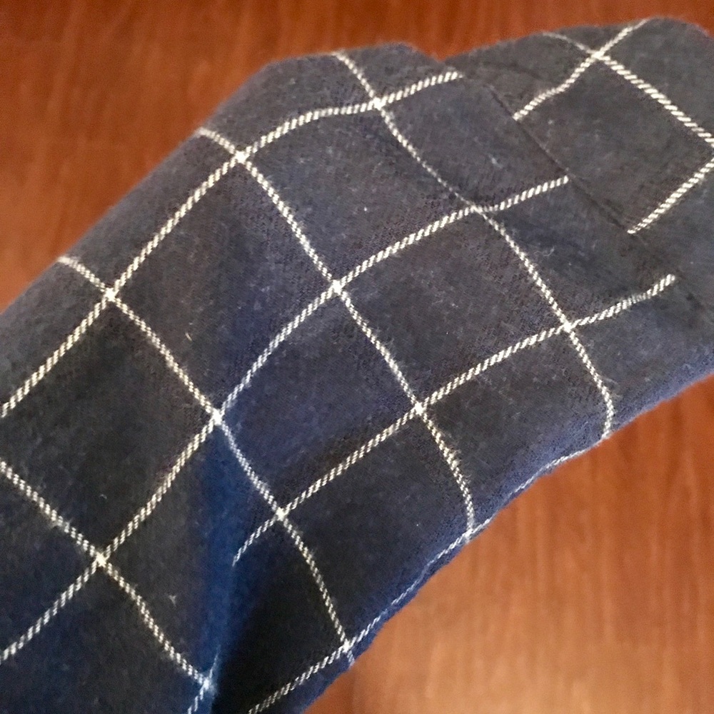 SOLD Blue and White Cozy Flannel - Picture 4 of 4
