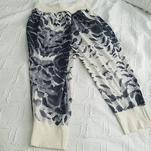 Lululemon cropped pants