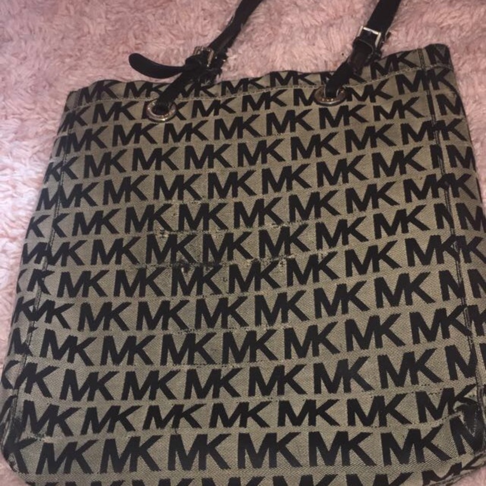 Michael Kors jet set tote bag