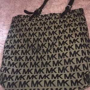 Michael Kors jet set tote bag