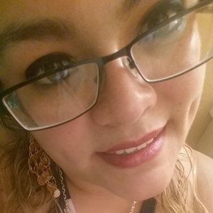 Meet your Posher, Edna