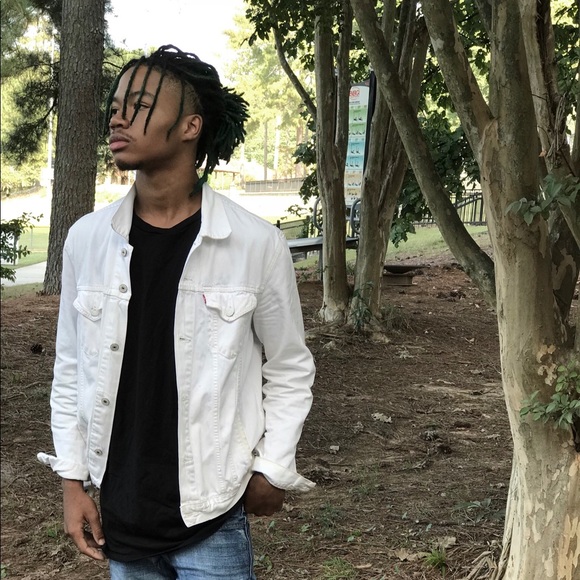 Meet your Posher, Roderick - Picture 1 of 1