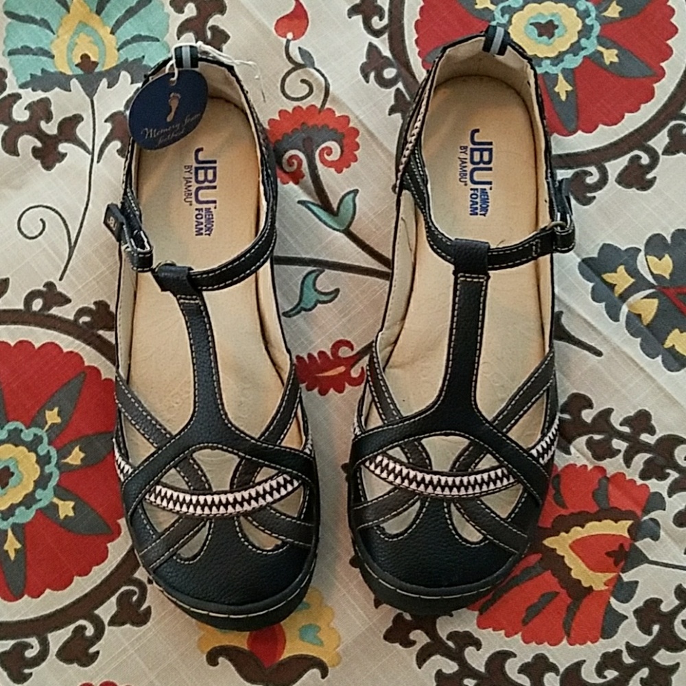 Brand new never worn JBU by Jambu