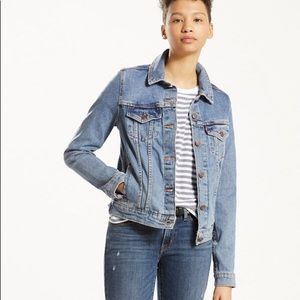 SOLD Levi’s Denim Jacket