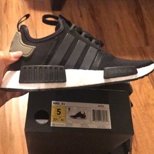 Adidias NMD