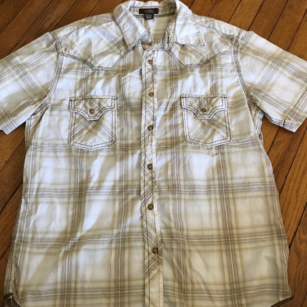 Short sleeve button down