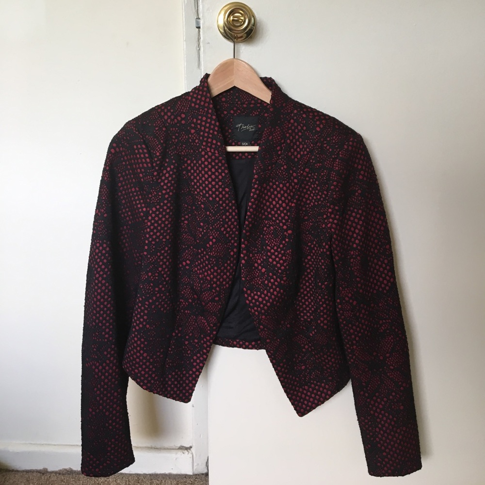Blazer in red and black with lace overlay