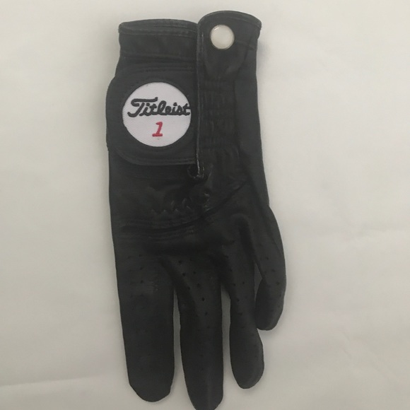 Black titleist glove Clearance