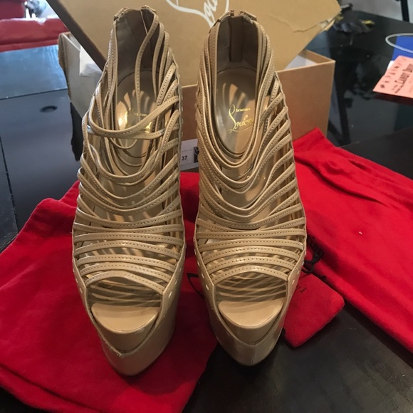 ❌ SOLD ❌Christian Louboutin Zoulou Heels - Picture 1 of 5