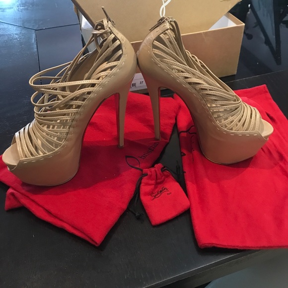 ❌ SOLD ❌Christian Louboutin Zoulou Heels - Picture 3 of 5