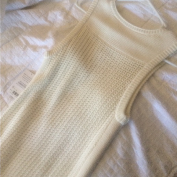 Athleta sleeveless sweater - Picture 3 of 3