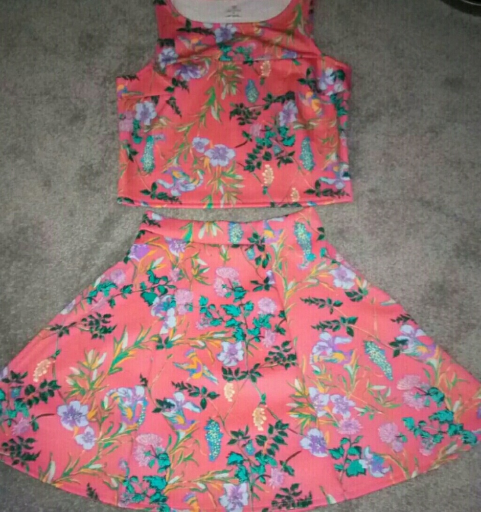 Final Sale,, Nwot Cute Two Piece Skirt Set