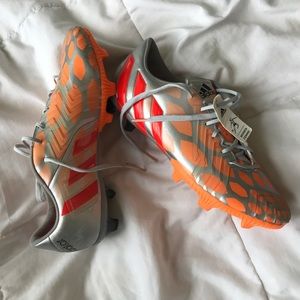 NEW Adidas 2014 Predator Cleats Size 8 (with tag)