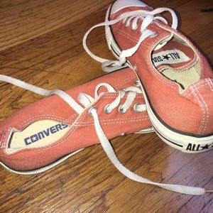 Women’s Chuck Taylor low too converse