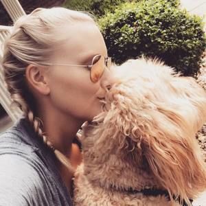 Meet your Posher, Claire