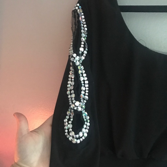 Black homecoming dress with embellished sleeve - Picture 2 of 3