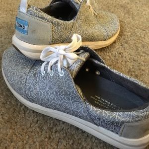 Toms sneakers gray
