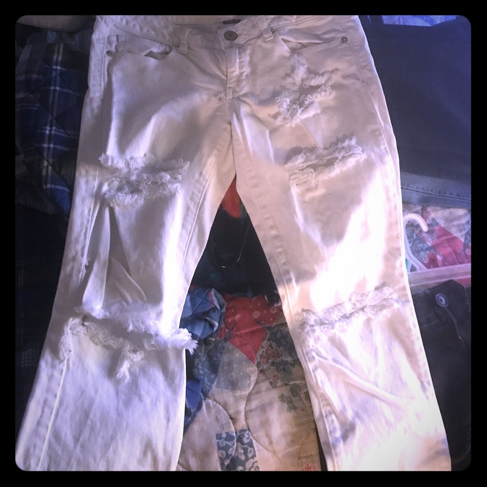 American eagle distressed jeans