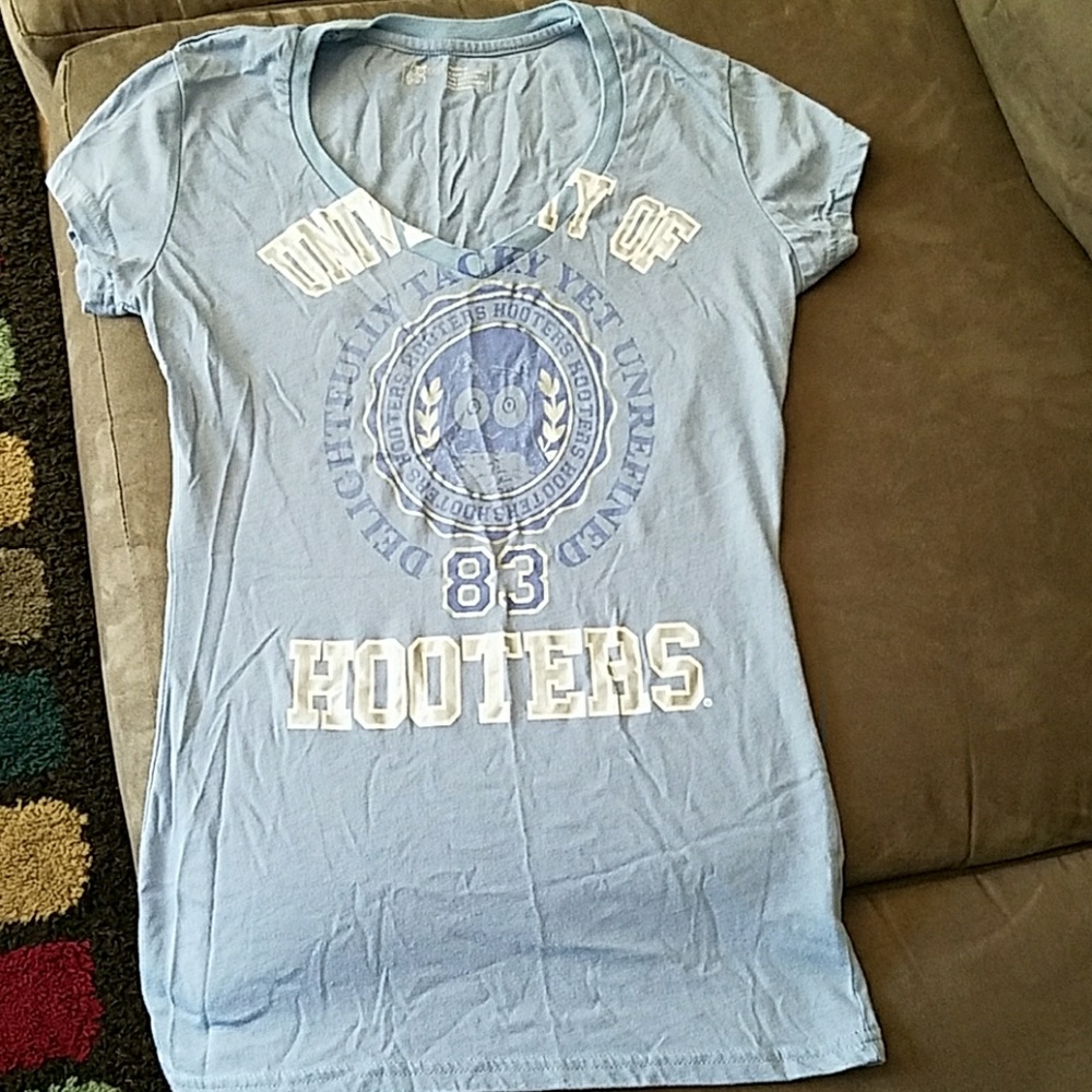 Hooters shirt