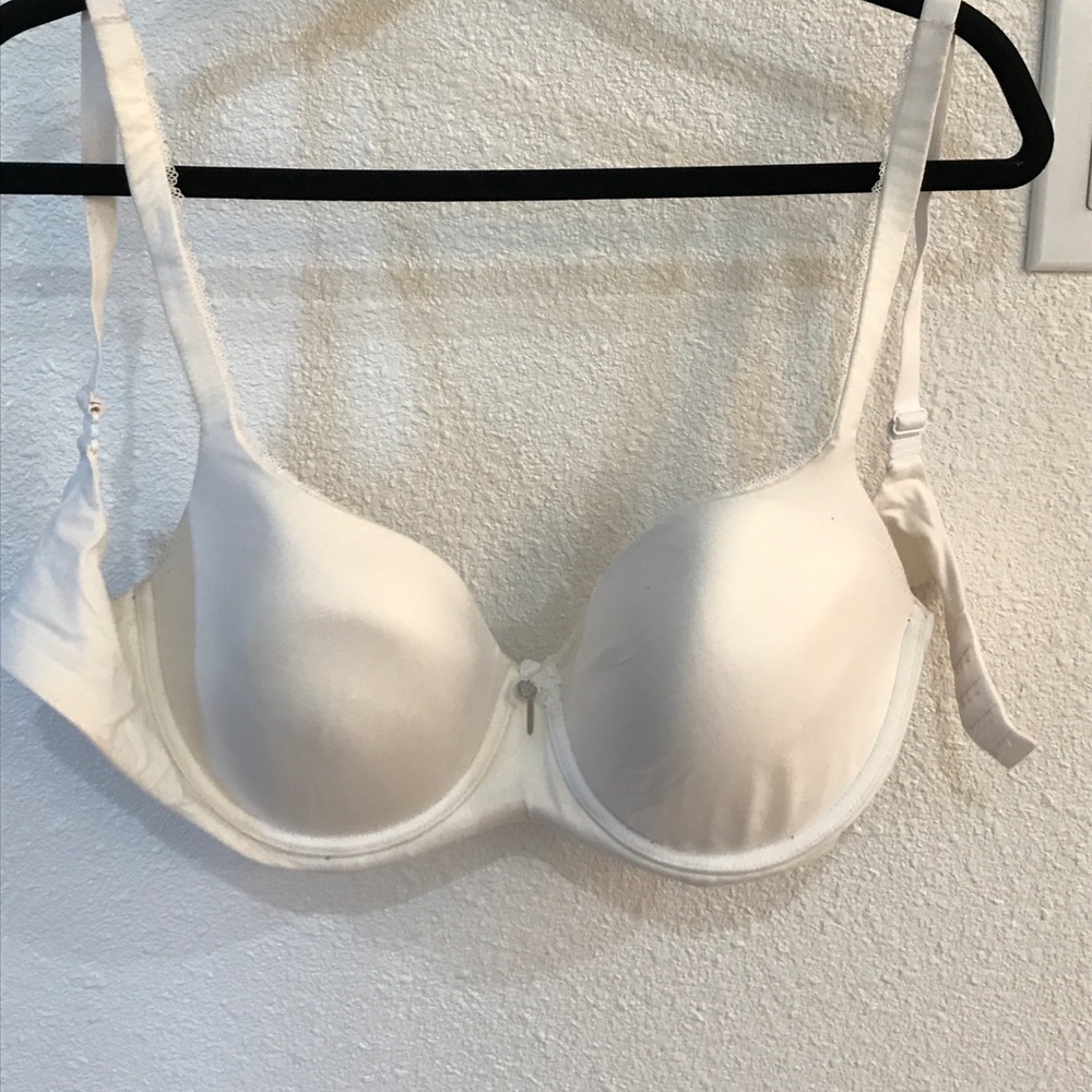 Victoria Secret 36DD Demi bra