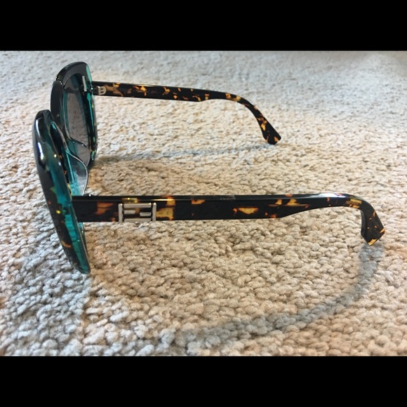 ✅Authentic New Fendi Sunglass