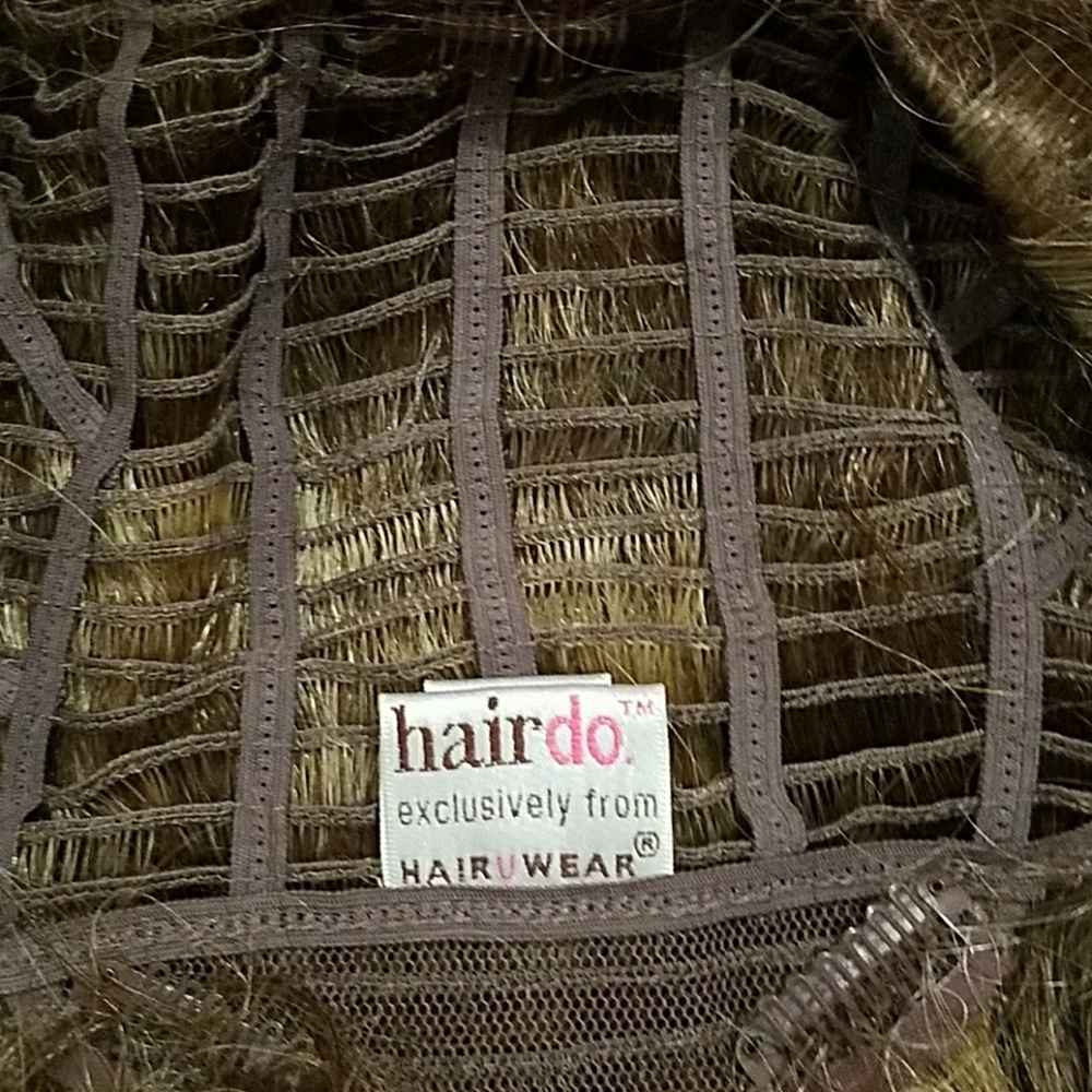 Jessica simpson Hair do color/ golden walnut