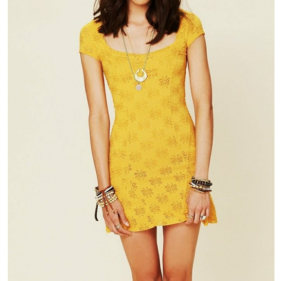 Free People Dresses & Skirts - Free People Yellow Daisy Godet Dress