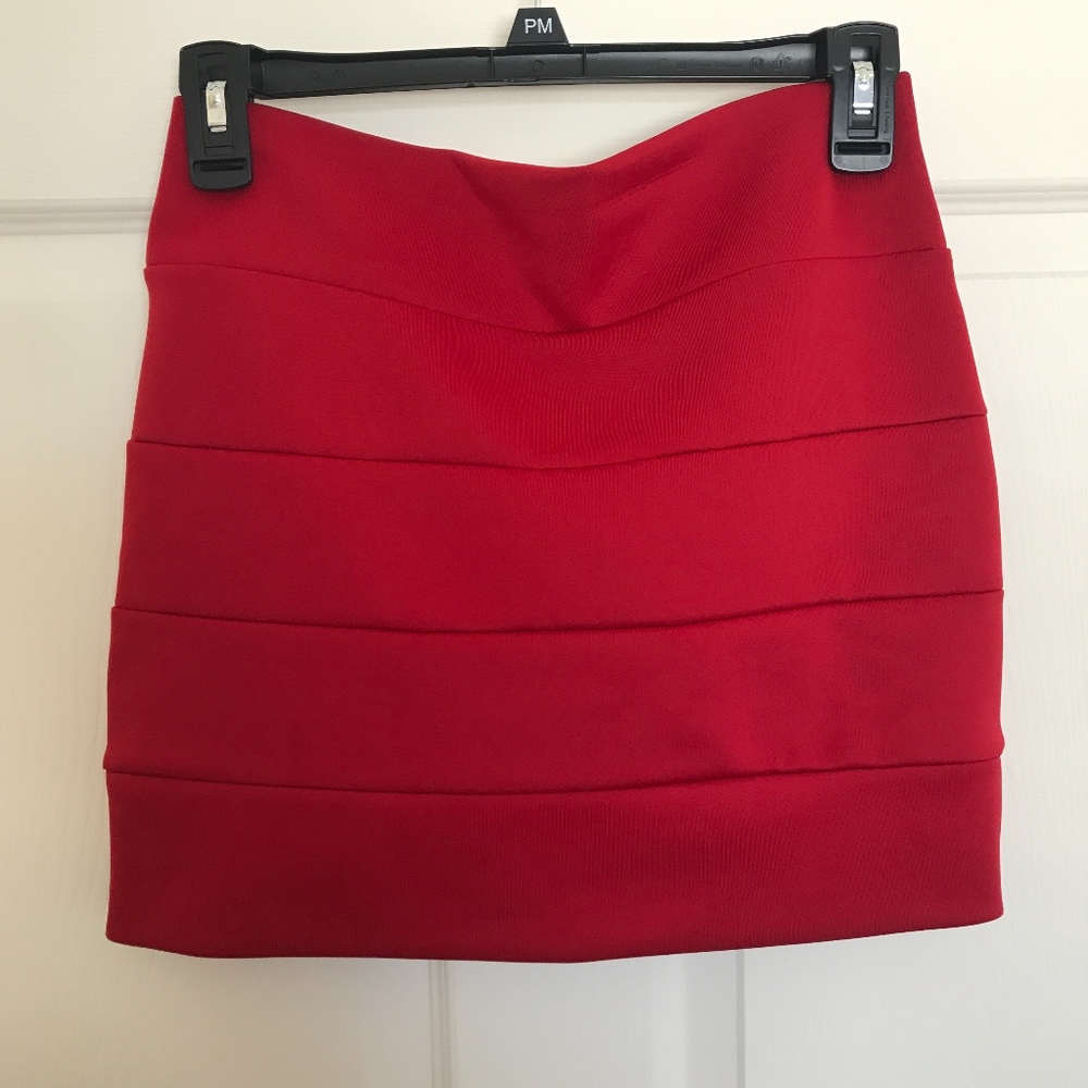 Red minni skirt
