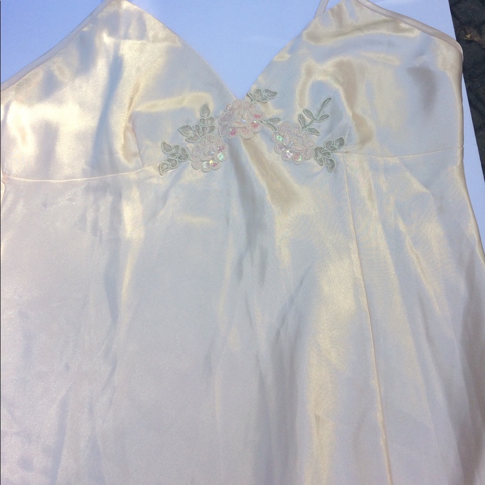 A perl nightgown