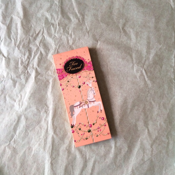 Too faced - Picture 2 of 3