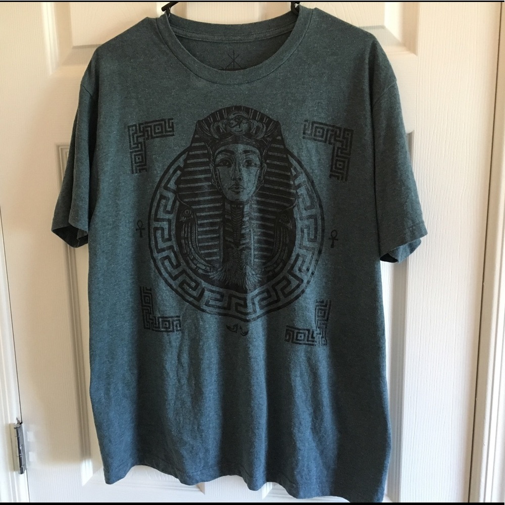 💙Life Clothing Large Egyptian Shirt