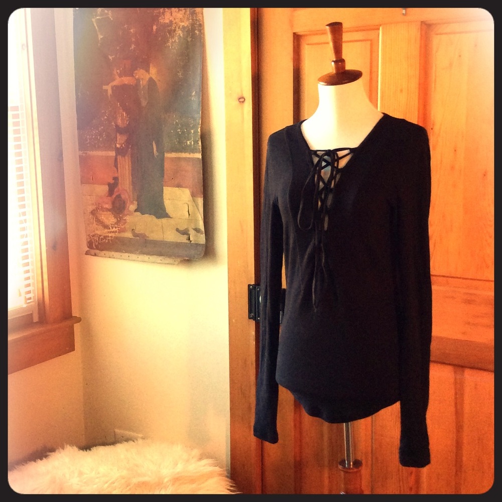 Lace-up T