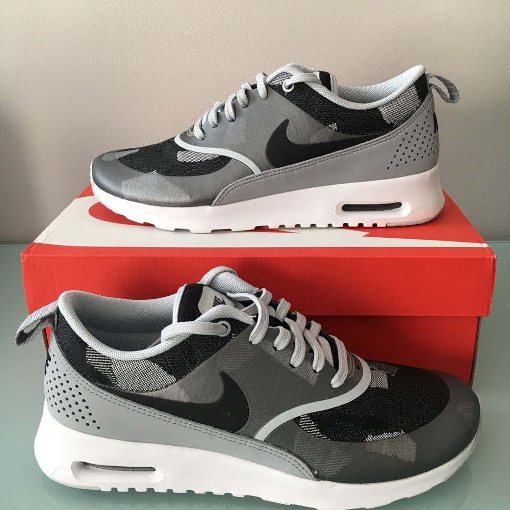 NIKE Women Air Max Thea - Size 7. NEW!