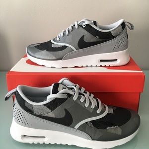NIKE Women Air Max Thea - Size 7. NEW!