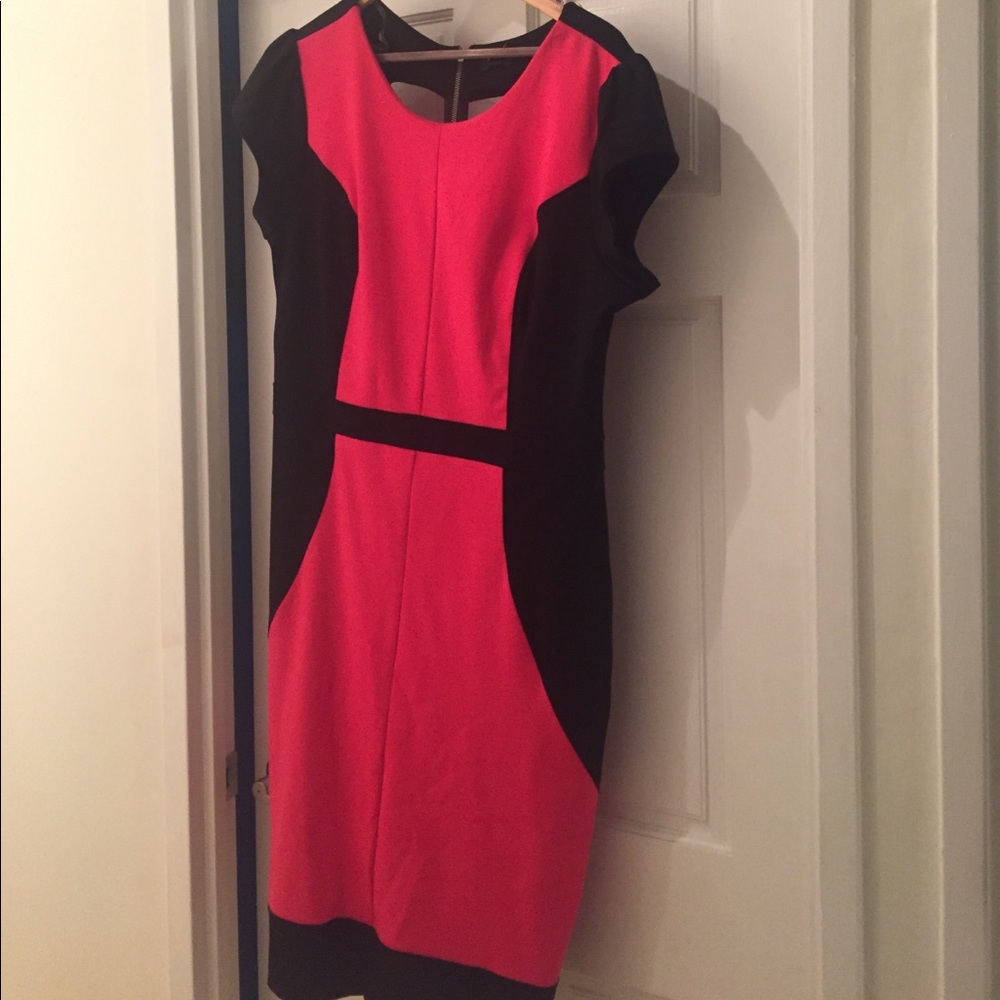 🔥Price drop!! 🔥 Sexy new Nicole Miller dress!!!