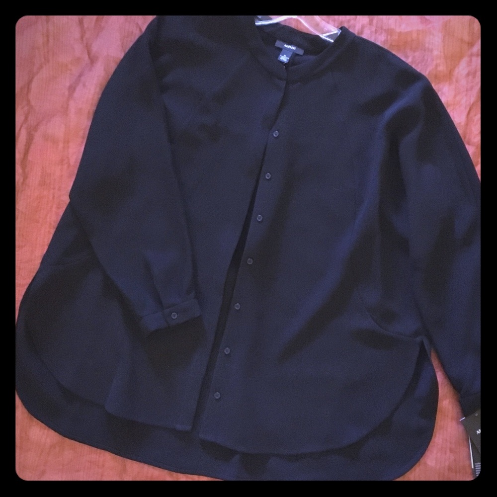 ALFANI NWOT black button down long sleeve blouse