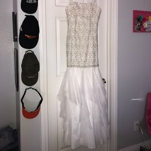 Aidan Mattox white prom dress