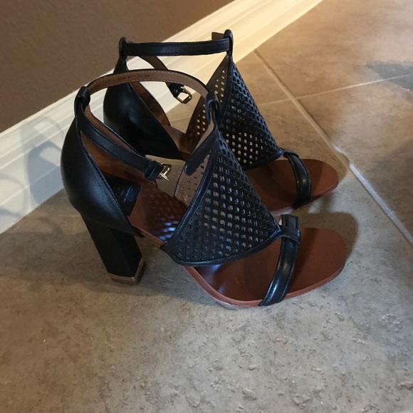 Tory Burch 4 inch heels - Picture 2 of 6