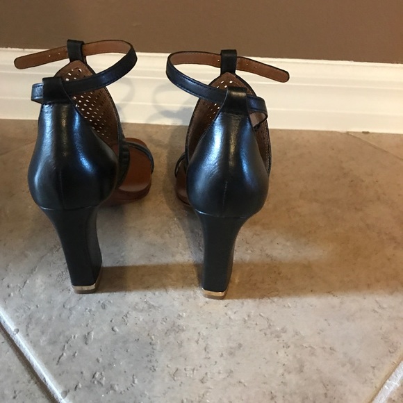 Tory Burch 4 inch heels - Picture 6 of 6