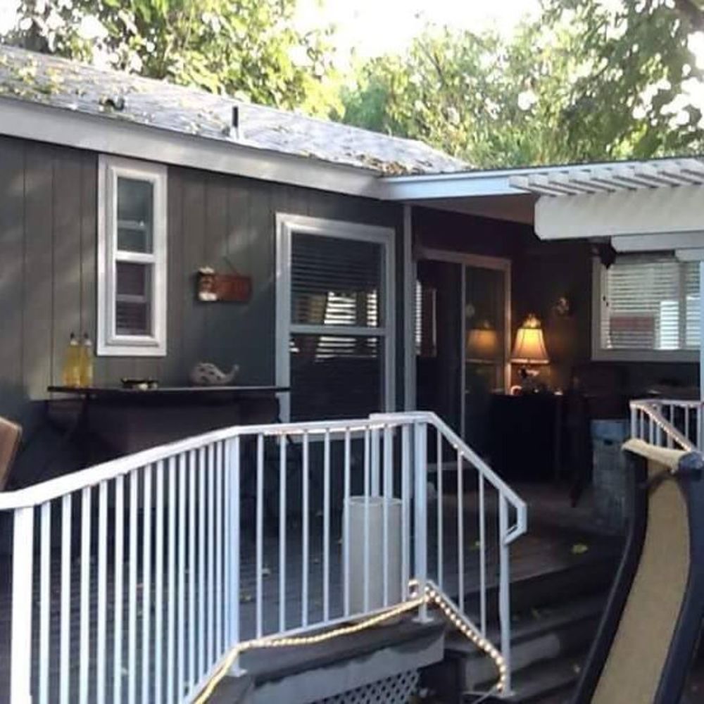 Meet your Posher, Monica