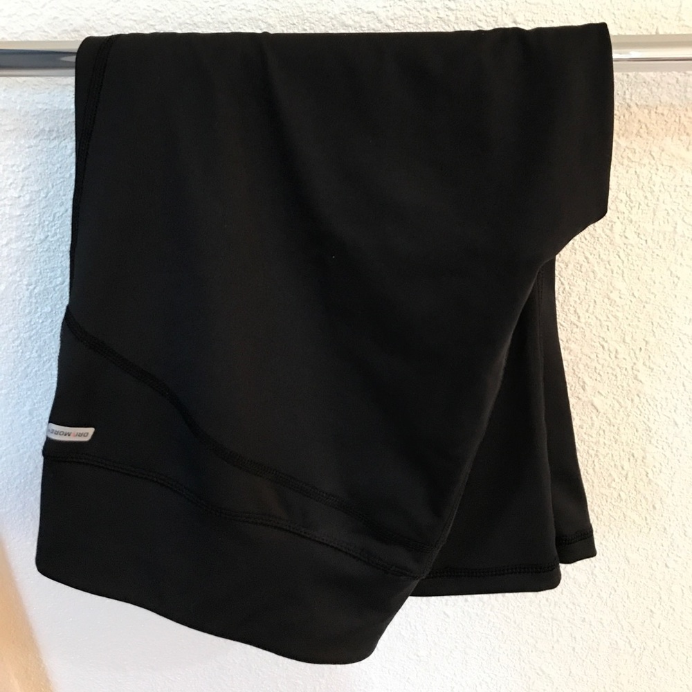 Fan skin dry fit knee length capri workout size L